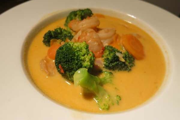 Thai Curry Suppe mit Garnelen – Paleo360.de