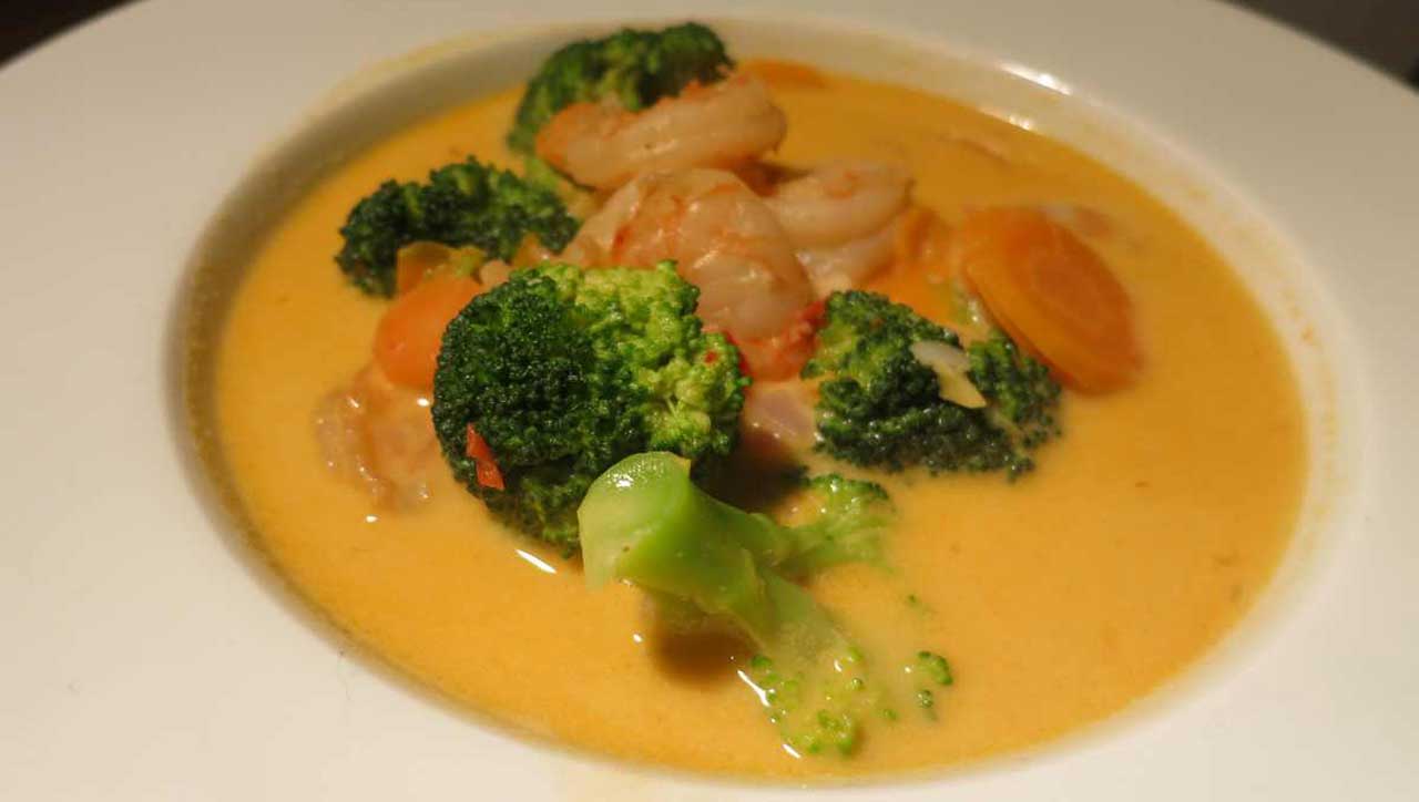 Thai Curry Suppe mit Garnelen