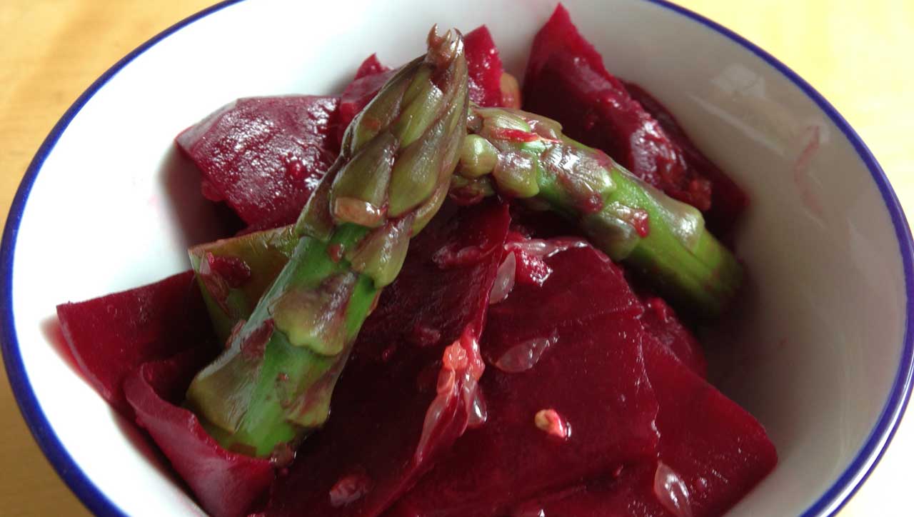 Rote Beete Spargelsalat