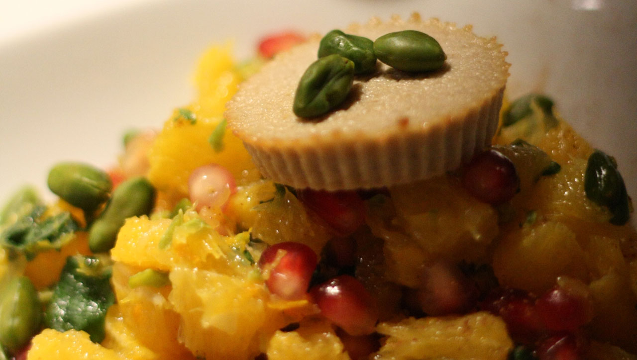 Bananenpudding auf Orangen-Granatapfel Salat