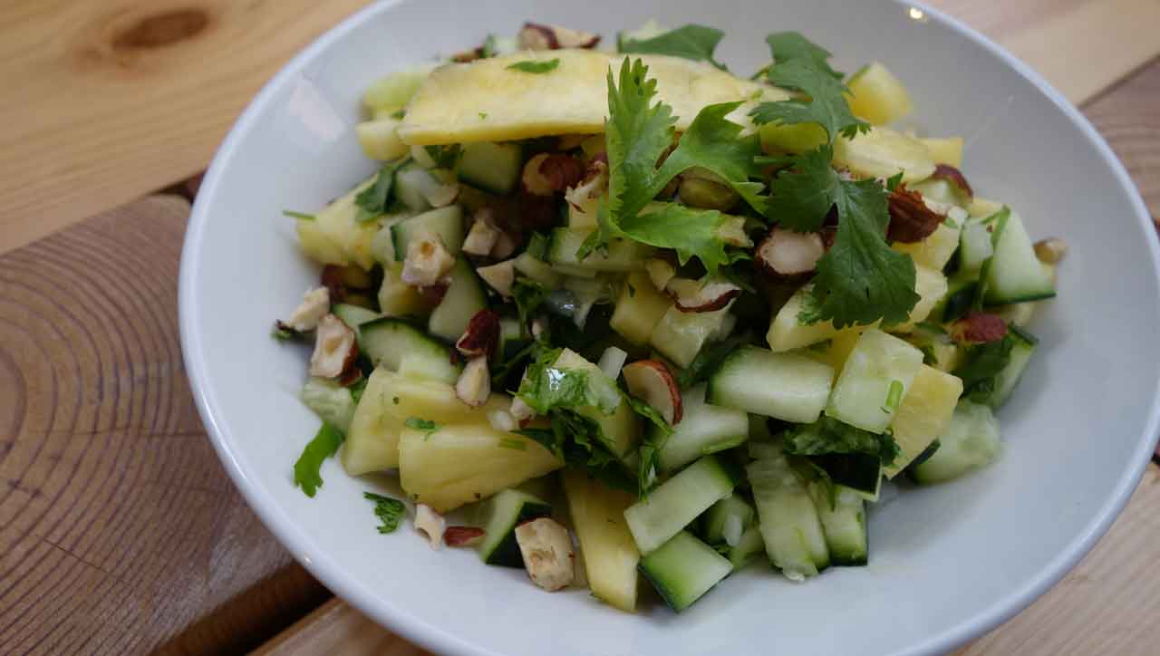 Ananas Gurkensalat