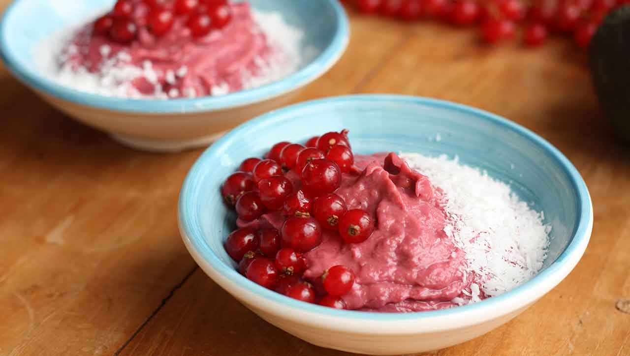 Rote Bete Beeren Bowl