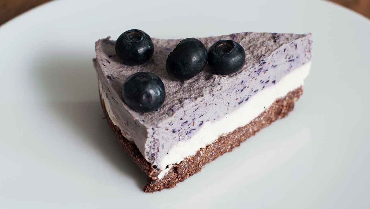 Raw Blaubeer Cheesecake