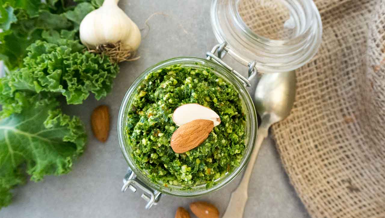 Grünkohl in seiner komprimiertesten Form: Als Grünkohlpesto