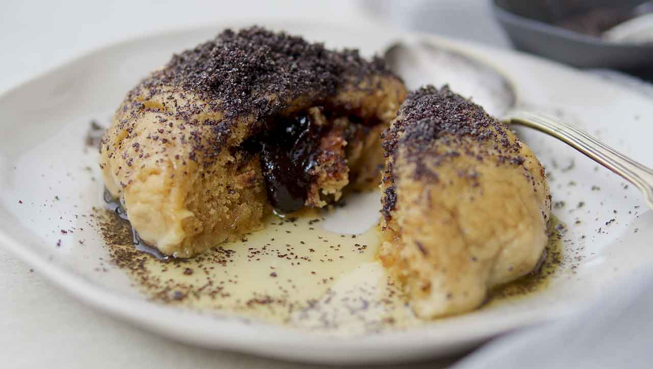 Glutenfreier Germknödel mit Pflaumenfüllung: Ein Genuss