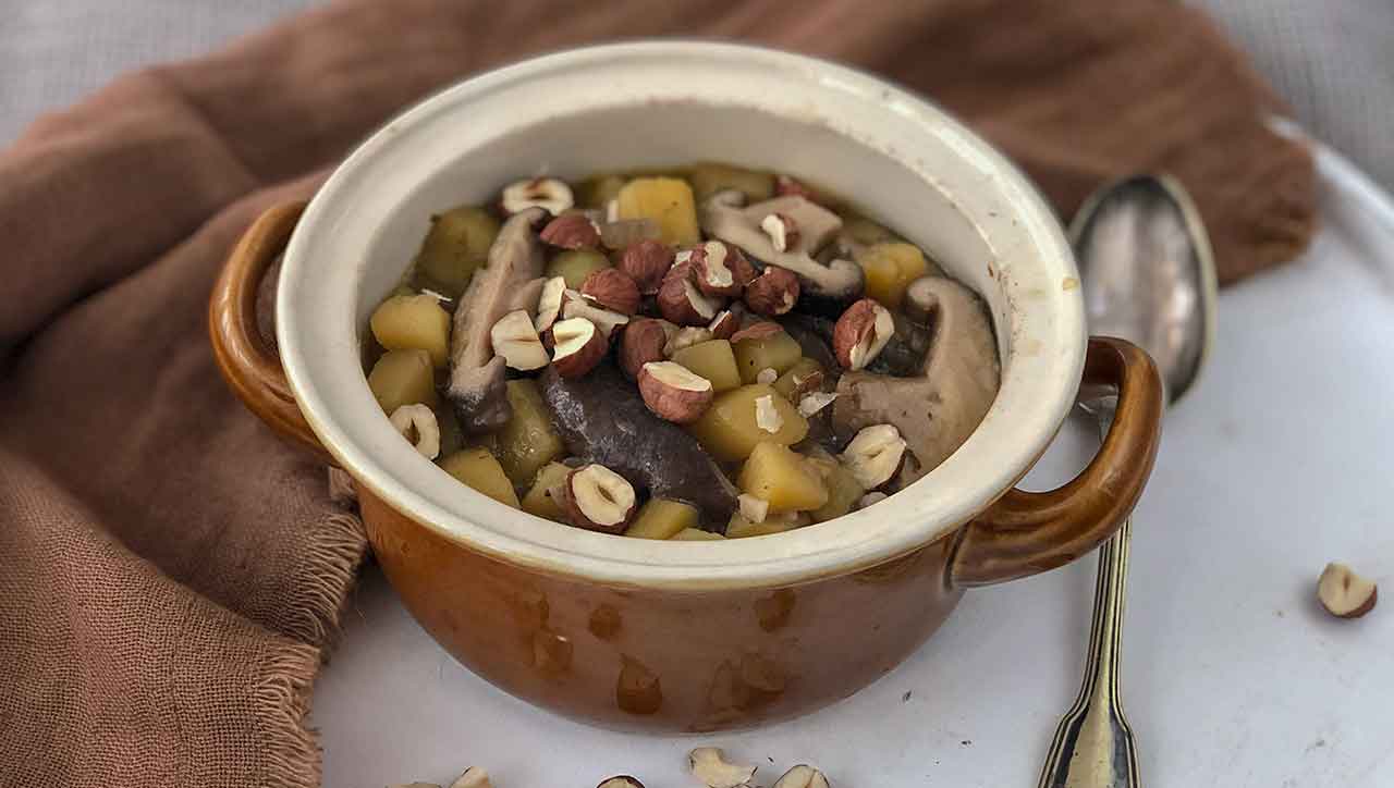 Pilzeintopf mit Haselnüssen: herbstlich lecker - Paleo360.de